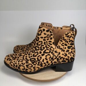 Vionic Calf Hair Leopard Ankle Boots Size 9